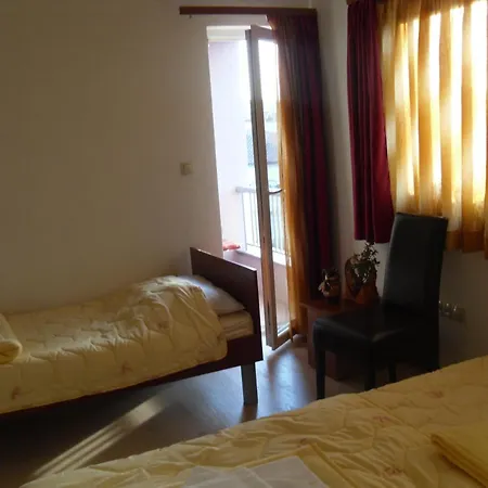 パンシオン アルファ ベッド・アンド・ブレックファスト